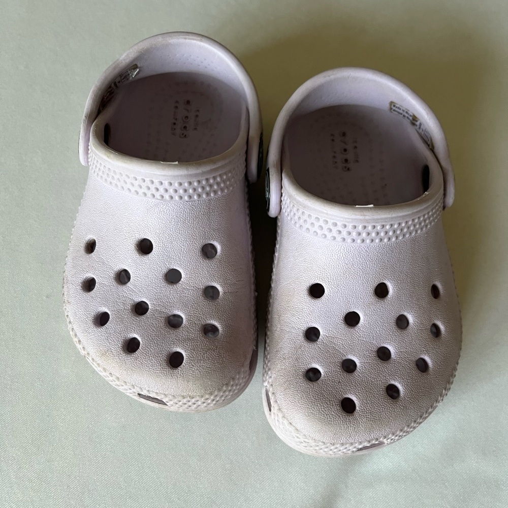 🆒 Crocs 6T